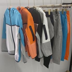 Set di <span class=keywords><strong>pantaloni</strong></span> da ginnastica da palestra e Set di felpe con cappuccio e felpa in poliestere in pile Tech - Product Image 2