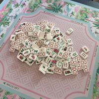Juego de Mahjong Americano Plegable de Lujo, Moderno, de 3 Capas, con Fichas Grabadas y Coloreadas de Acrílico Premium, 160 Piezas, Estilo Tropical Resort & Palm Beach