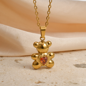 Collier Pendentif Ours en Peluche avec Breloque Cœur Rouge Sertie de Gemmes, Personnalisable, en Acier Inoxydable 316L Plaqué Or 18K, Chaîne Fine Maille Trombone - Product Image 1