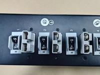 Bloc de distribution d'alimentation intelligent personnalisable haut de gamme DC48V 100A/240A/600A avec bornier métallique et prises de 30A chacune
