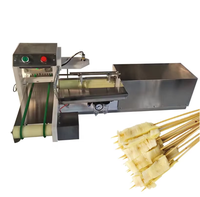 Machine à brochette de viande en bambou pour barbecue