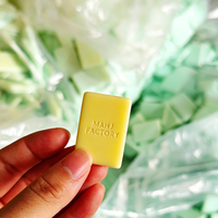 Jeu de Rummy Vert Menthe 106 Pièces – Cubes Numérotés en Acrylique de Luxe avec Support en Bois pour Pique-nique en Extérieur et Fêtes de Jardin