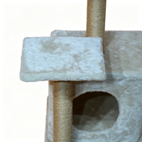 Arbre à chat d'intérieur élégant avec plusieurs plateformes, poteaux à gratter en sisal et jouet interactif suspendu – Mobilier moderne pour chat