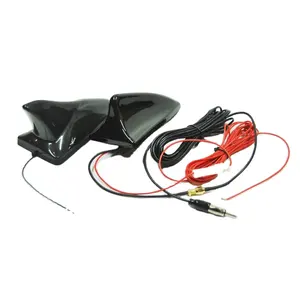 Tipi di antenne per pinne di squalo per auto sul lato anteriore dell'auto con funzioni GPS GSM 4G 3 in1