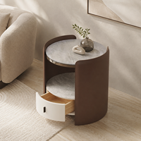 Table de chevet traditionnelle de luxe avec plateau en marbre, panneaux latéraux en cuir, tiroir de rangement, table de chevet pour chambre à coucher, mobilier d'hôtel