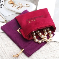 Pochette à bijoux en daim de luxe rouge violet avec logo personnalisé Bracelet Emballage avec cordon Sac à bijoux en daim personnalisé