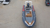 Bateau semi-rigide 550 cm en Hypalon PVC avec coque en fibre de verre
