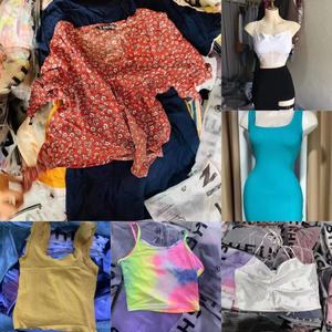 2025, camiseta sin mangas para mujer, cinturón <span class=keywords><strong>de</strong></span> hombro ancho tipo U, Top corto <span class=keywords><strong>de</strong></span> sujetador Sexy con envoltura <span class=keywords><strong>de</strong></span> pecho sin costuras, Sheines cortos femeninos - Product Image 4