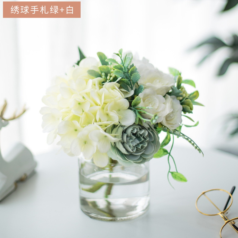 คู่มือไฮเดรนเยีย ขวดสีเขียวและขาว