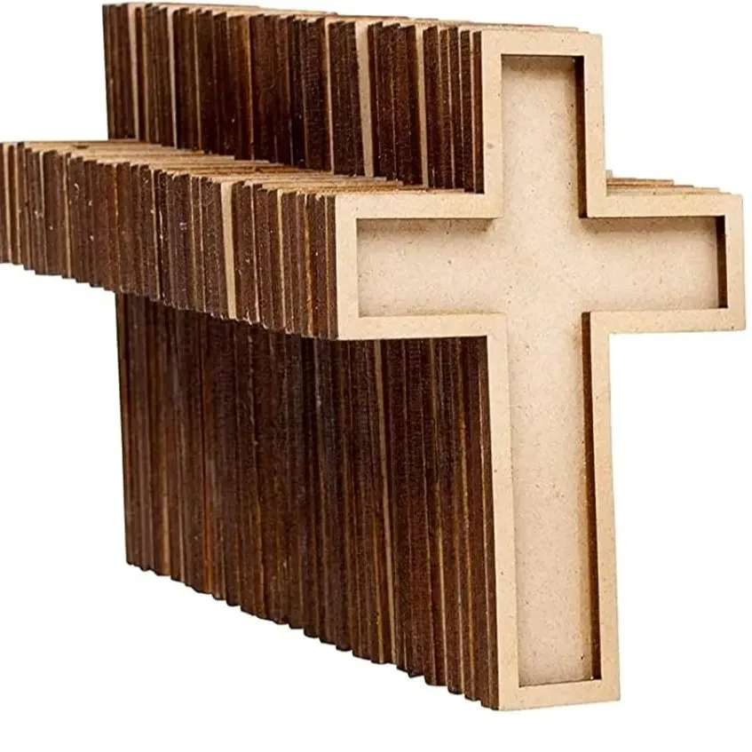 Um projeto DIY artesanal na forma de uma cruz para uma escola dominical igreja casa parede decoração