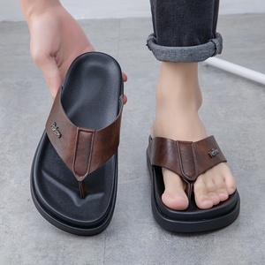 Nouvelles sandales de plage plates en cuir véritable pour hommes, populaires pour l'été, à la mode, résistantes et faciles à enfiler. - Product Image 4