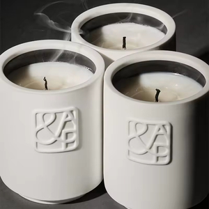 AIKUN <span class=keywords><strong>Bougie</strong></span> <span class=keywords><strong>Parfumée</strong></span> en Pot Céramique Grande Vente, Bougies à Marque Privée et Logo, <span class=keywords><strong>Bougie</strong></span> <span class=keywords><strong>Parfumée</strong></span> Élégante Luxe Gaufrée en Cire de Soja <span class=keywords><strong>Naturelle</strong></span> - Product Image 2