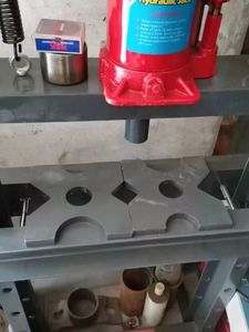 Machine <span class=keywords><strong>hydraulique</strong></span> résistante de <span class=keywords><strong>presse</strong></span> de magasin de 10T <span class=keywords><strong>12T</strong></span> 30T 50 tonnes pour le composant de noyau de pompe de réparation de voiture <span class=keywords><strong>d</strong></span>'équipement de véhicule pour l'usage <span class=keywords><strong>d</strong></span>'<span class=keywords><strong>atelier</strong></span> - Product Image 4