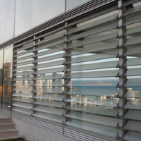 Volets en verre de sécurité extérieurs modernes horizontaux automatiques et manuels, fenêtres à persiennes personnalisées, fabrication sur mesure