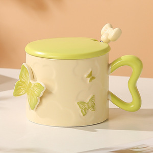 Nouvelle tasse à café en céramique 3D personnalisée avec relief papillon, cuillère et couvercle, mugs en céramique 3D personnalisés pour cadeaux d'amis - Product Image 4