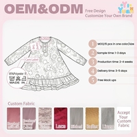 Robe de Noël classique pour enfants, modèle ODM/OEM, imprimé branche de pin et baies rouges, manches longues, coupe trapèze, bordure en dentelle, jupe à volants