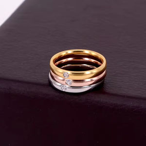 Parure de bijoux classique de créateur en acier inoxydable plaqué or 18 carats avec zircon, élégante et tendance, pour fiançailles et soirées - Product Image 1