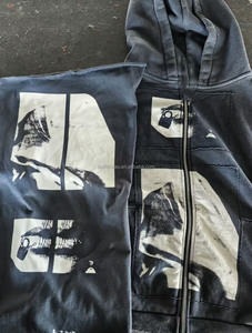 Felpa con cappuccio e zip da uomo in French Terry spazzolato pesante, grigio nero sbiadito, nuova con etichette, con grafica patchwork - Product Image 5