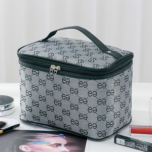 Sac cosmétique portable de grande capacité, résistant à l'eau, en toile brodée, fermeture éclair, vente en gros directe d'usine - Product Image 4