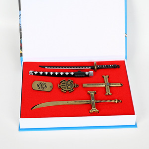 หนึ่งชิ้นสร้อยคอเหยี่ยวตาข้ามเจ็ดขุนศึกของทะเล mihawk มีดสีดำสร้อยคอคืนมีดอะนิเมะสินค้าในกล่อง - Product Image 1