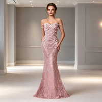 Schulterfreies Abendkleid in Staubigem Rosa Meerjungfrauenstil Luxuriös Handbestickt mit Perlenketten Tüll Formelles Kleid für Hochzeitsgäste Abschlussball Party