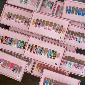 Vente en gros usine : Faux ongles en acrylique à presser, style <span class=keywords><strong>manucure</strong></span> française, luxueux et scintillants, faits main, forme Stiletto, 10 pièces, tendance - Product Image 3