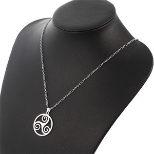 Collier pendentif inspiré du film Teen Wolf Triskele Triskelion, en acier inoxydable argenté, rond, bijoux pour femmes, cadeaux - Product Image 5