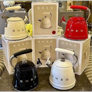 Bouilloire sifflante rétro <span class=keywords><strong>SMEG</strong></span> en acier inoxydable 304, capacité 2,3 L, compatible induction et flamme nue, pour la cuisine et la maison - Product Image 2