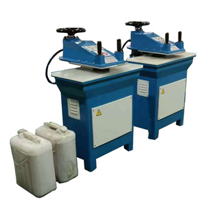 Machine de découpe de cuir pour la fabrication de chaussures, presse automatique à bras oscillant hydraulique pour découpe à l'emporte-pièce - Product Image 1