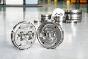 Stampi per estrusione di profili in alluminio H13 - Product Image 3