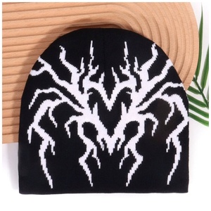 Bonnet <span class=keywords><strong>tricot</strong></span>é jacquard Y2K personnalisé en gros, motif cœur d'araignée, broderie de logo, lettres en strass, imprimé numérique - Product Image 2