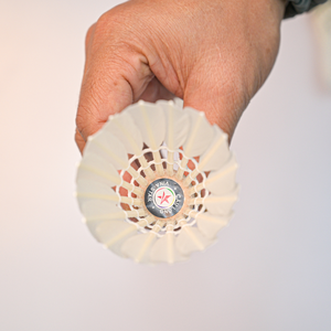 Volante de Bádminton Elite Tournament, Pluma de Ganso, Alta Consistencia, para Bádminton Profesional en Interiores - Product Image 4