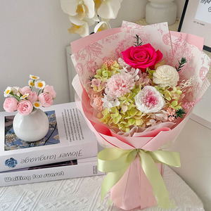 Bouquet Immortel <span class=keywords><strong>de</strong></span> la Saint-Valentin : Fleurs Séchées Naturelles, Œillets et Roses, Bouquet Haut <span class=keywords><strong>de</strong></span> Gamme dans Boîte Cadeau pour Vitrine - Product Image 5
