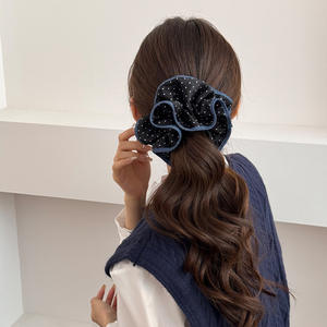 ยางรัดผมลายจุดสไตล์เกาหลี ผ้าพลีทเนื้อนุ่มสำหรับผู้หญิง ยางรัดผมคุณภาพสูง - Product Image 1