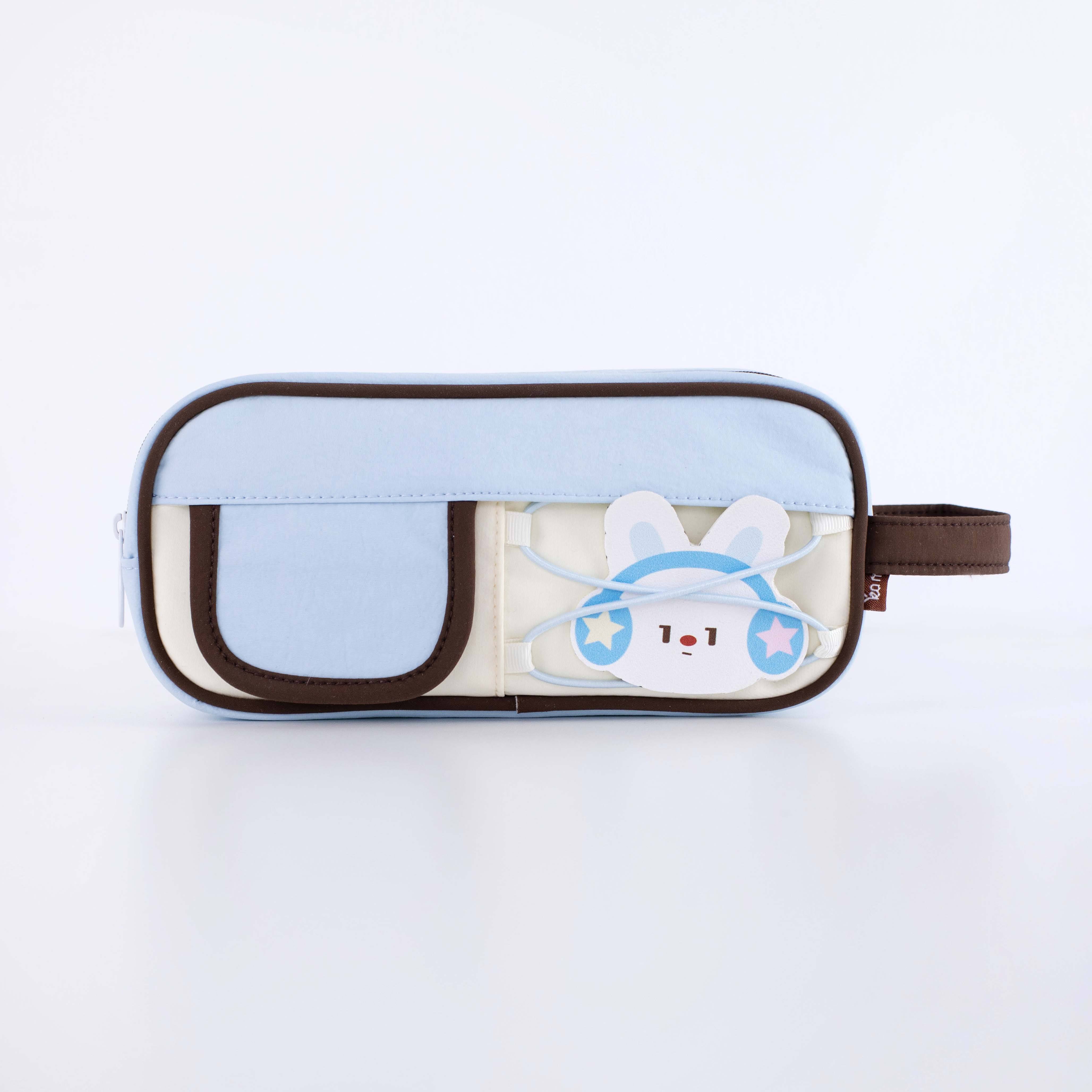 Bleu ciel clair et marron