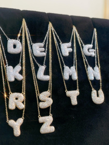 เครื่องประดับมินิมอลสุดฮอตจากซินฟลาย ทอง 18K เพชรแท้ ขายส่ง จี้ตัวอักษรแบบกำหนดเอง สร้อยคอทองคำแท้สำหรับผู้หญิง - Product Image 4