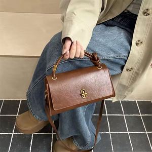 Sac bandoulière en cuir véritable pour femme, grande capacité, imperméable, fermeture éclair, service OEM, vente en gros - Product Image 4