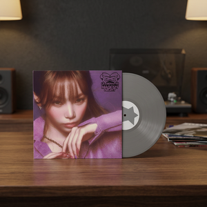 อัลบั้มซิงเกิลชุดที่ 2 ของ LE SSERAFIM 'Made My Night' รุ่นไวนิล (CHIC SILVER Ver.) กล่องสี่เหลี่ยม กล่องแข็ง กล่องพลาสติก ยี่ห้อ KoreanULanU - Product Image 3