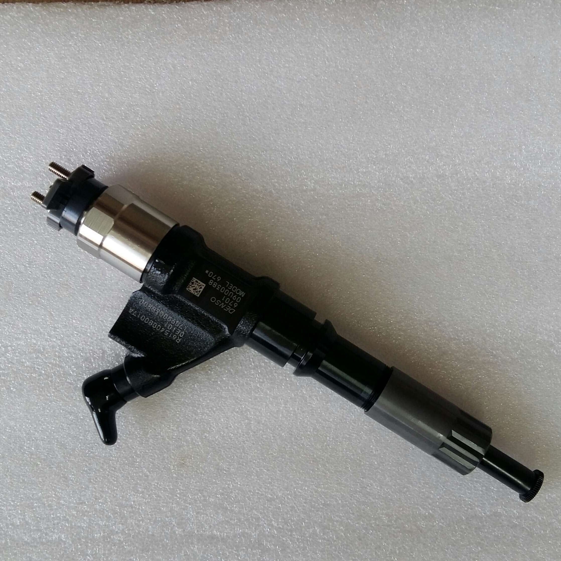 common rail injector 23670-30440 23670-39435  diesel fuel injector 295900-0200 295900-0250 for Toyota Hiace Dyna 1KD-FTV