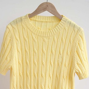 Maglione da <span class=keywords><strong>Donna</strong></span> in Cashmere Giallo Elegante con Cavo Nero Lavorato a <span class=keywords><strong>Maglia</strong></span>, OEM di Fabbrica, Basso MOQ - Product Image 2