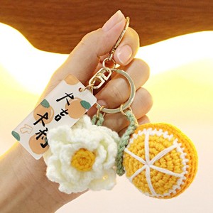 Pendentif orange au crochet fait main, ornement orange au crochet en fil, porte-clés tricoté, décoration de sac - Product Image 1