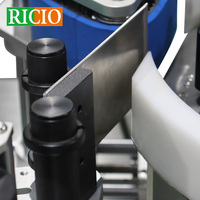 Machine d'étiquetage rotative verticale entièrement automatique RICIO Factory pour bouteilles rondes avec positionnement par disque étoilé et applicateur d'étiquettes autocollantes