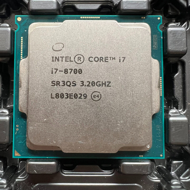 Used Core I7-8700 3.2 GHz 6-Core Desktop Processor (LGA1151, SR3QS) 1. Used I7-8700 Processor