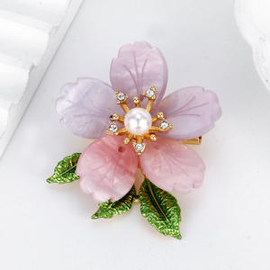 Broche de Aleación Dorada con Circones y Flor de Camelia para Mujer, Ideal para Bodas, Compromisos y Fiestas, Accesorio de Regalo - Product Image 2