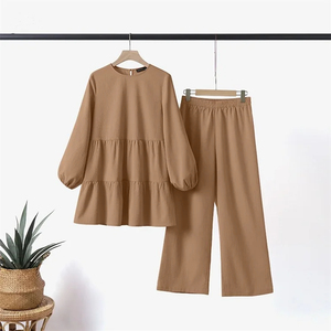 Vêtements islamiques personnalisés ensemble 2 pièces pour femmes musulmanes avec chemisier et <span class=keywords><strong>pantalon</strong></span> de couleur unie - Product Image 1