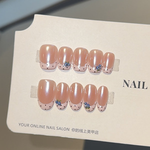 10 faux ongles press-on faits main, motif bleu lait et <span class=keywords><strong>myrtille</strong></span>, nude français à pois, courts ovales, peints à la main, réutilisables - Product Image 3