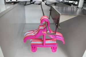 Madera de plástico automática para percha de tela máquina de estampado en caliente - Product Image 5