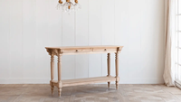 Table console en bois massif de style campagnard avec 2 étagères et 2 tiroirs en finition chêne blanchi, écologique et durable