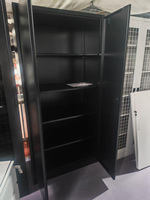 Perabot Kamar Tidur Modern Lemari Pakaian Logam Hitam dengan Gantungan Baju dan Penyimpanan, Kabinet Almirah, Pasokan Langsung untuk Grosir Perabot