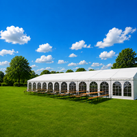 Grande Tente d'Événement à Structure en Aluminium à Portée Large avec Couverture en PVC, Fenêtres de Style Église, pour Location Extérieure Mariages et Fêtes